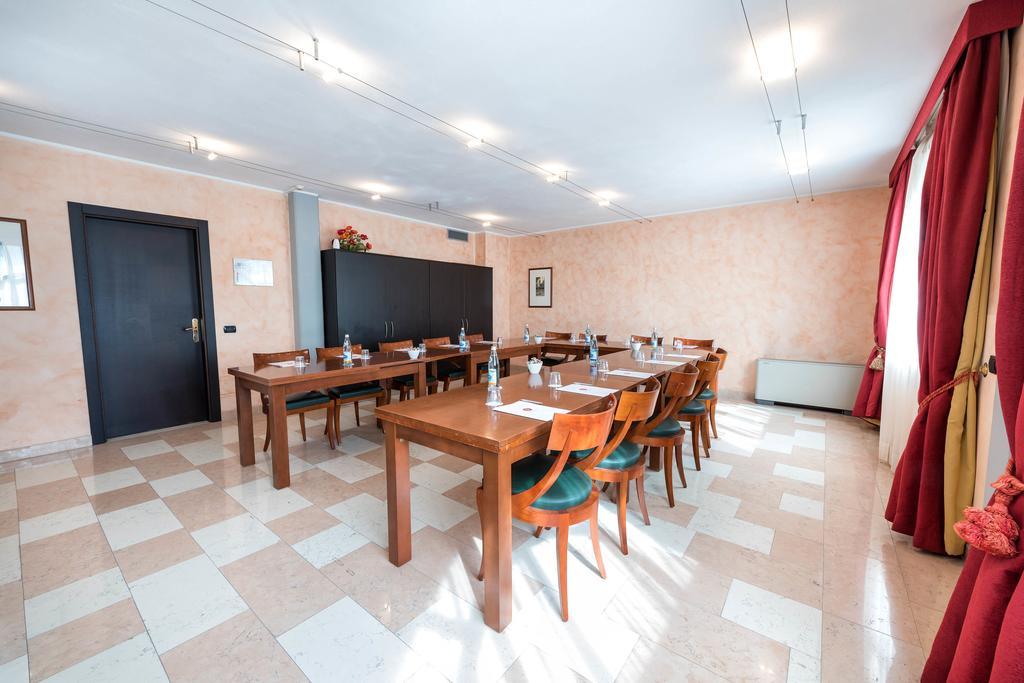Hotel Villa Malaspina Кастел д'Ацано Екстериор снимка