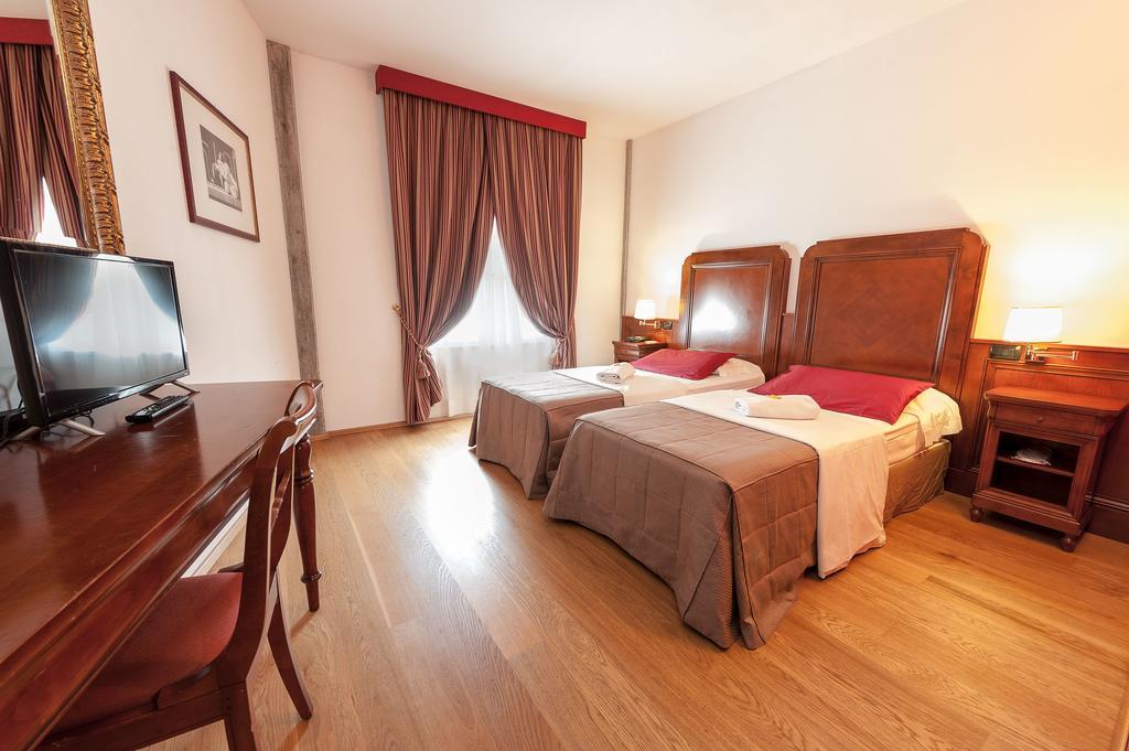 Hotel Villa Malaspina Кастел д'Ацано Екстериор снимка