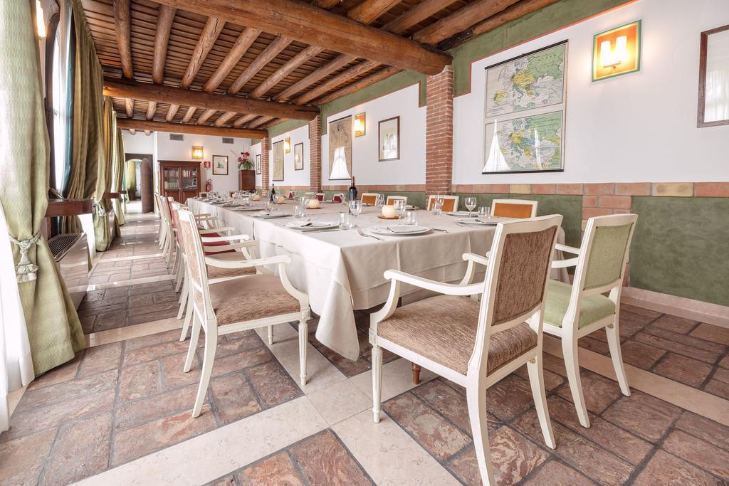 Hotel Villa Malaspina Кастел д'Ацано Екстериор снимка