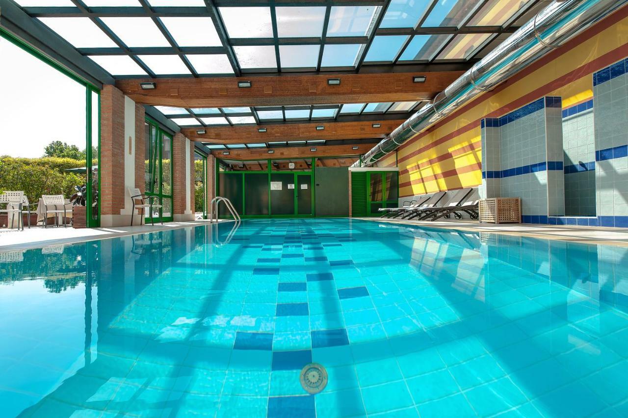 Hotel Villa Malaspina Кастел д'Ацано Екстериор снимка